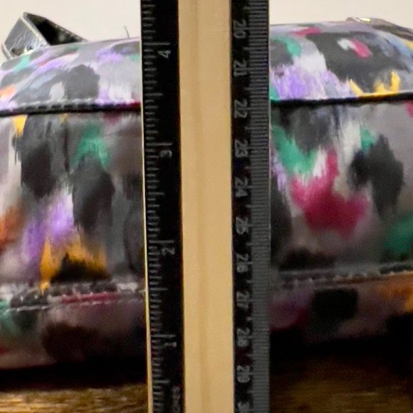 ROSETTI Adjustable Strap Crossbody Bag Tote Purse Black with Multi-Color Pattern - Picture 9 of 10